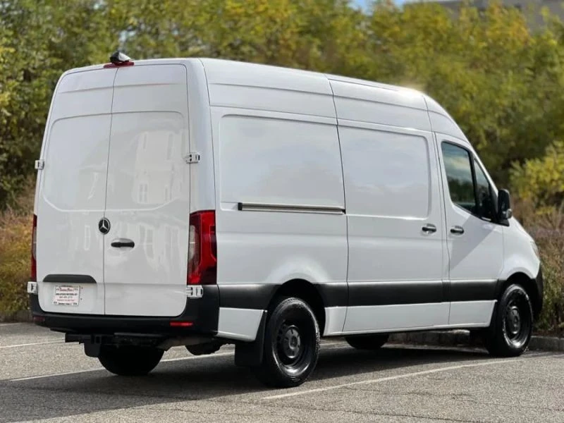 2021 Mercedes-Benz VS30 Sprinter - Image 8 of 12