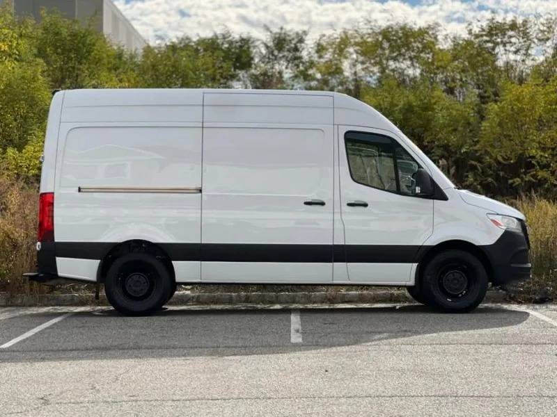 2021 Mercedes-Benz VS30 Sprinter - Image 9 of 12