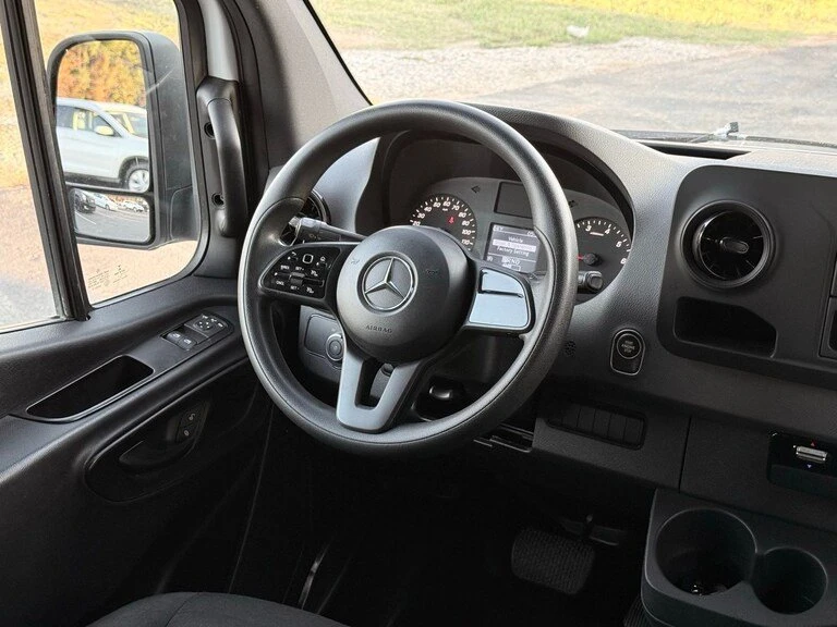 2021 Mercedes-Benz VS30 Sprinter - Image 9 of 16
