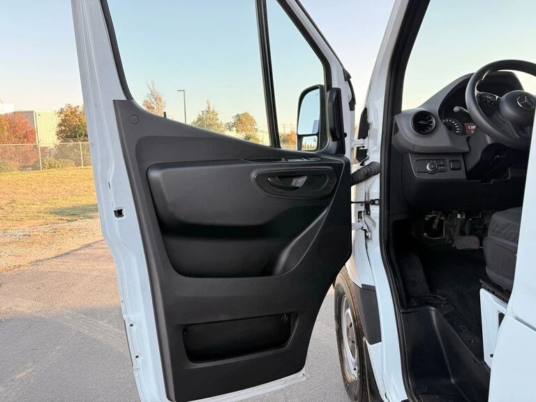 2021 Mercedes-Benz VS30 Sprinter - Image 6 of 16