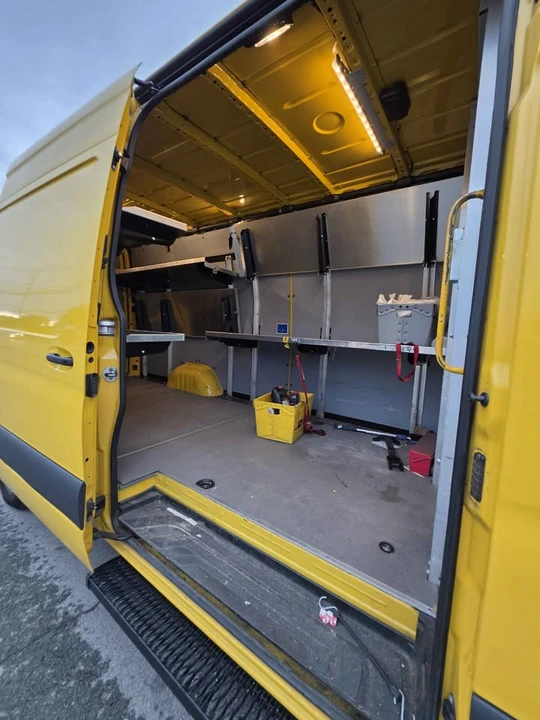 2021 Mercedes-Benz VS30 Sprinter - Image 10 of 18