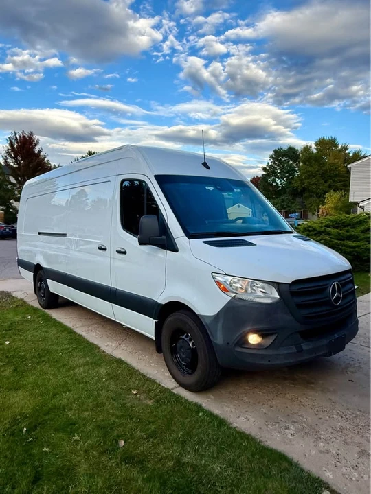 2021 Mercedes-Benz VS30 Sprinter - Image 2 of 17