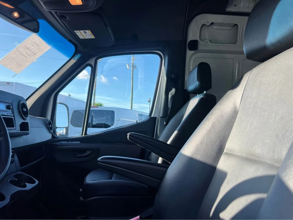 2021 Mercedes-Benz VS30 Sprinter - Image 8 of 20