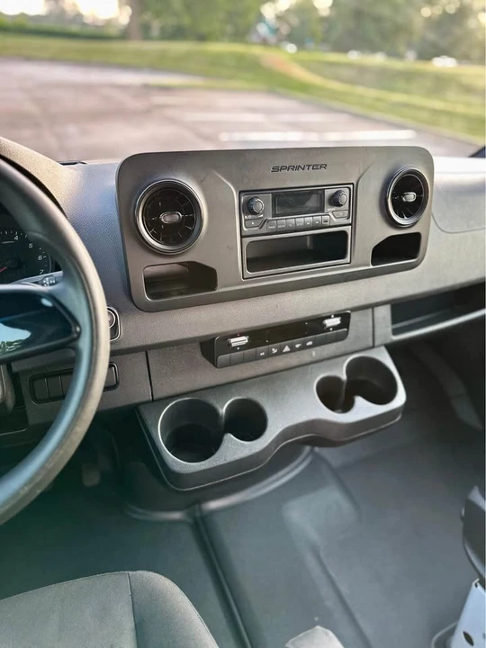2021 Mercedes-Benz VS30 Sprinter - Image 15 of 17