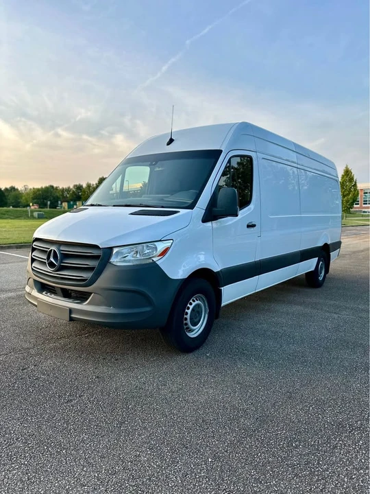 2021 Mercedes-Benz VS30 Sprinter - Image 2 of 17