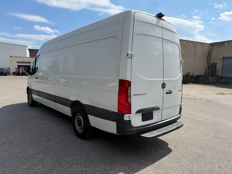 2021 Mercedes-Benz VS30 Sprinter - Image 3 of 15