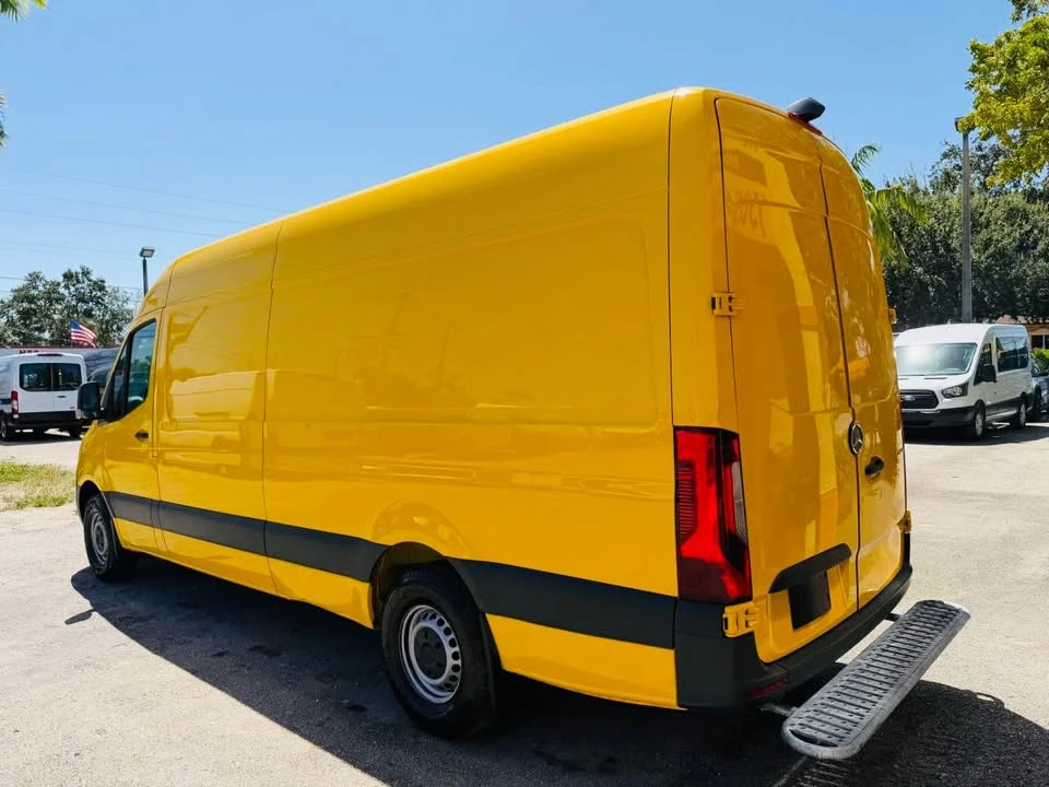 2021 Mercedes-Benz VS30 Sprinter - Image 2 of 12