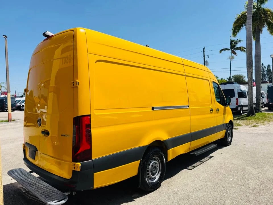 2021 Mercedes-Benz VS30 Sprinter - Image 4 of 12