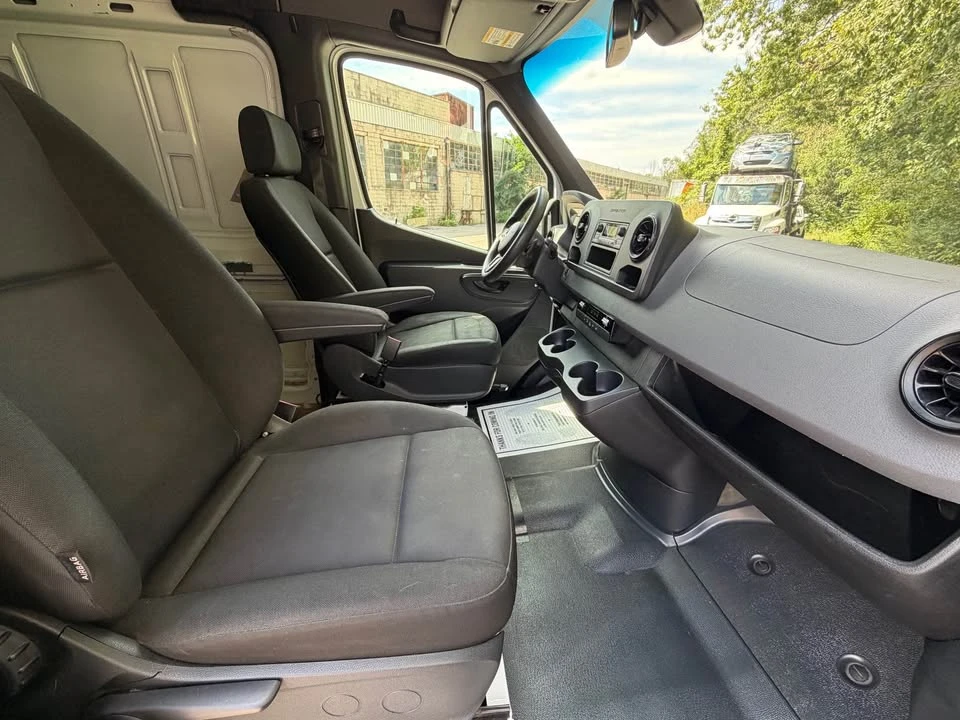 2021 Mercedes-Benz VS30 Sprinter - Image 11 of 15