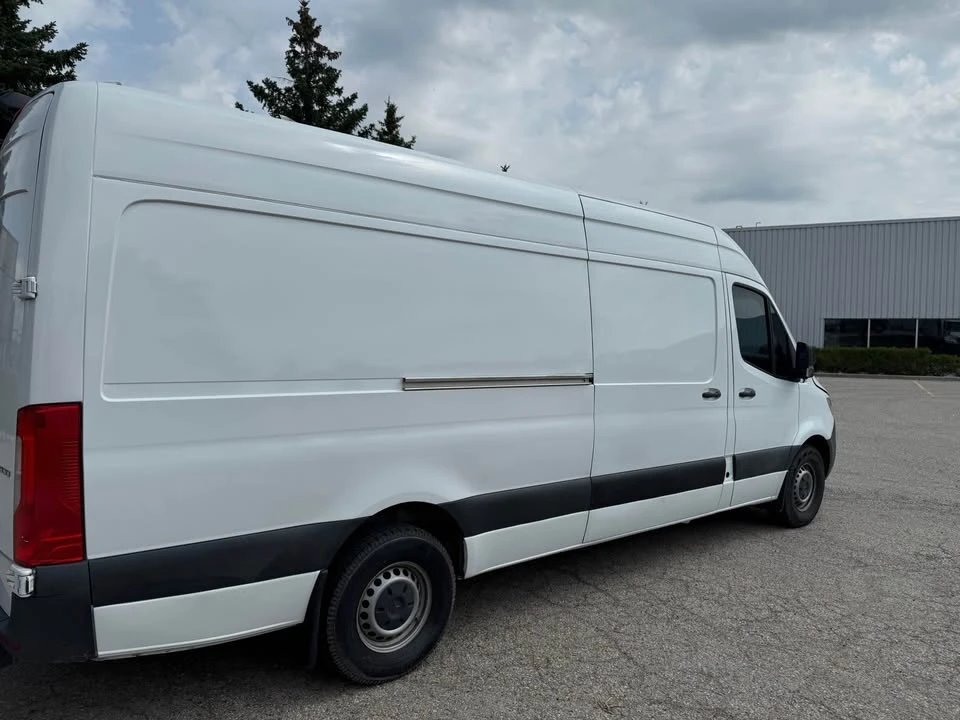 2021 Mercedes-Benz VS30 Sprinter - Image 2 of 7
