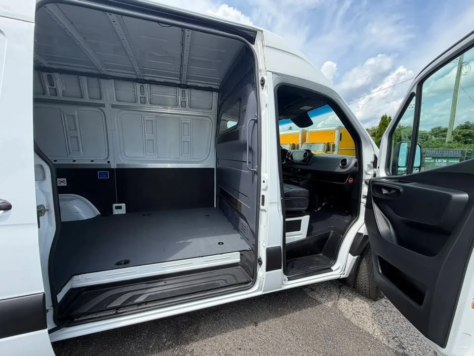 2021 Mercedes-Benz VS30 Sprinter - Image 9 of 14
