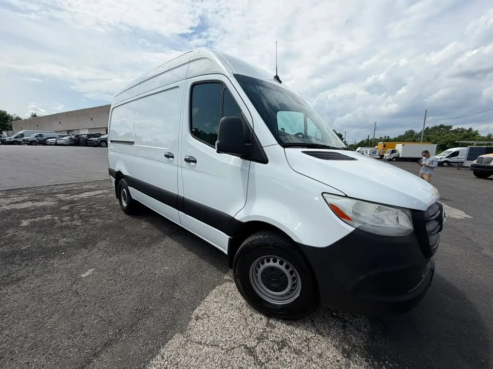 2021 Mercedes-Benz VS30 Sprinter - Image 2 of 14