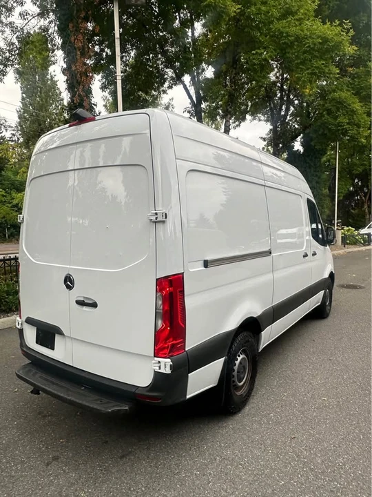 2021 Mercedes-Benz VS30 Sprinter - Image 9 of 16
