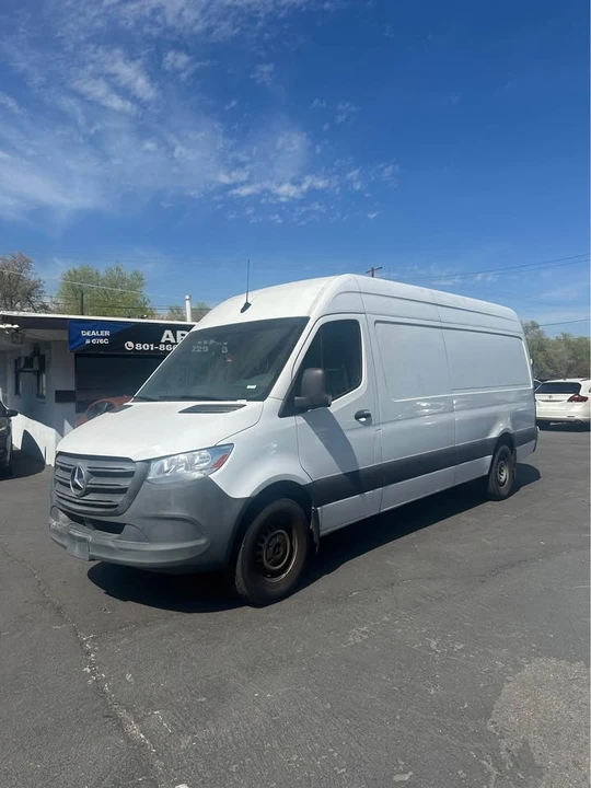 2021 Mercedes-Benz VS30 Sprinter - Image 2 of 16