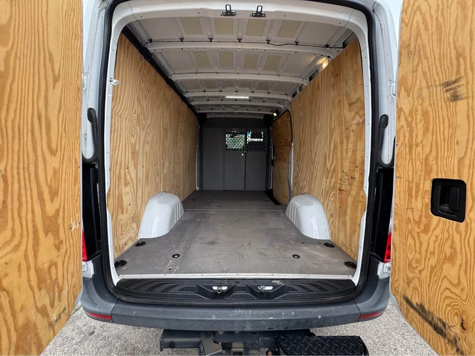2021 Mercedes-Benz VS30 Sprinter - Image 9 of 15