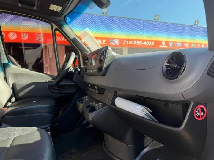 2021 Mercedes-Benz VS30 Sprinter - Image 4 of 8