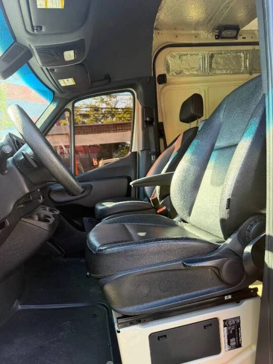 2021 Mercedes-Benz VS30 Sprinter - Image 8 of 8