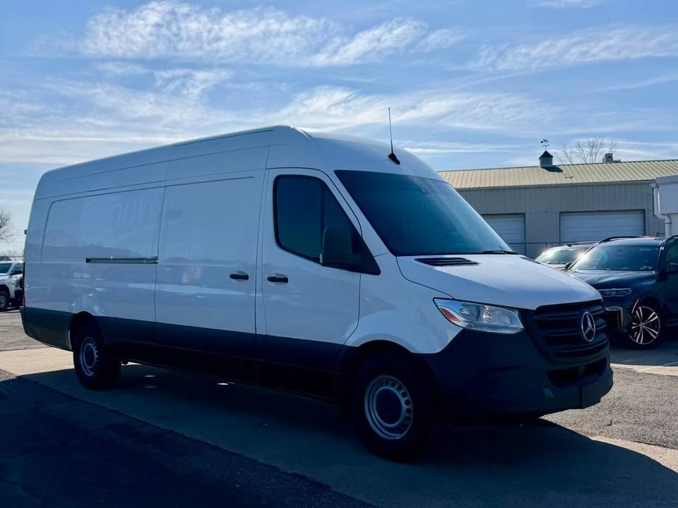 2021 Mercedes-Benz VS30 Sprinter - Image 2 of 9