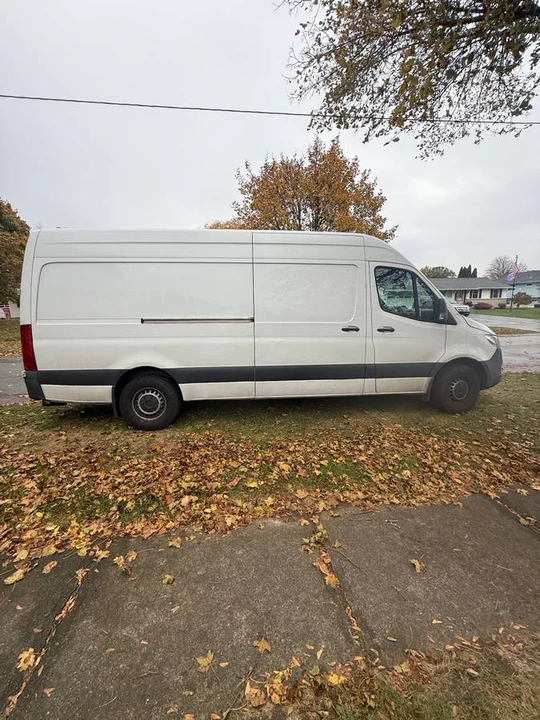 2021 Mercedes-Benz VS30 Sprinter - Image 3 of 4