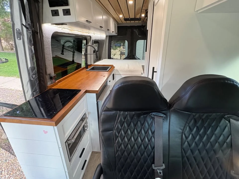 2021 Mercedes-Benz VS30 Sprinter - Image 8 of 10