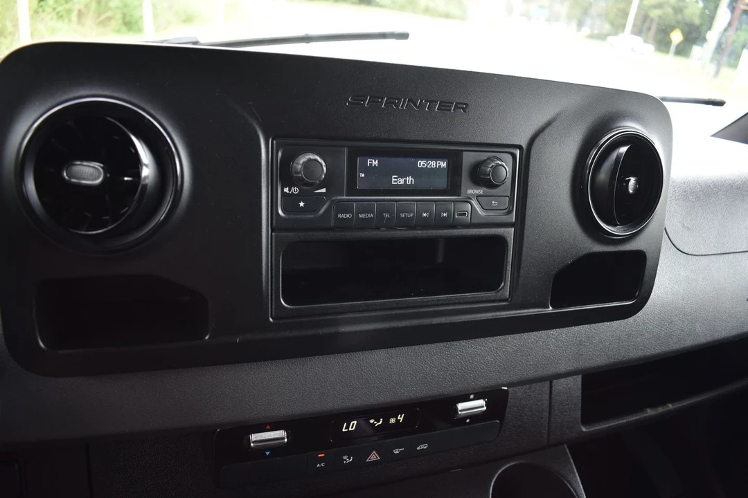 2021 Mercedes-Benz VS30 Sprinter - Image 13 of 19