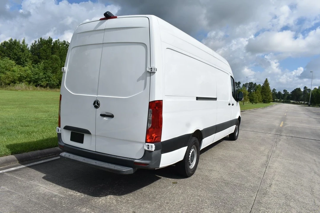2021 Mercedes-Benz VS30 Sprinter - Image 8 of 19