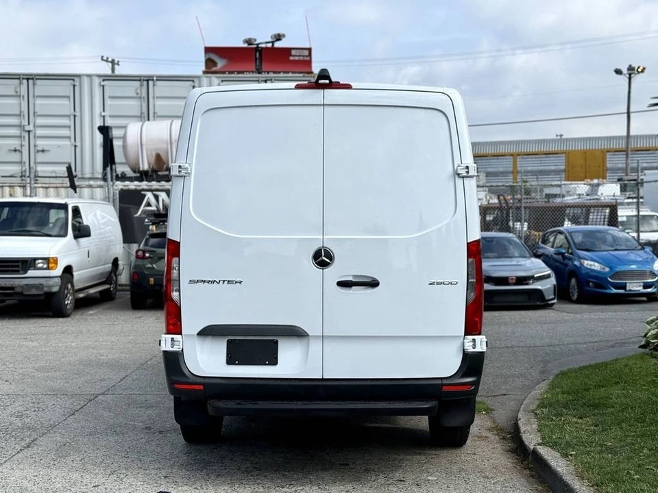 2021 Mercedes-Benz VS30 Sprinter - Image 11 of 20