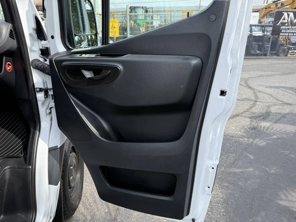 2021 Mercedes-Benz VS30 Sprinter - Image 12 of 20
