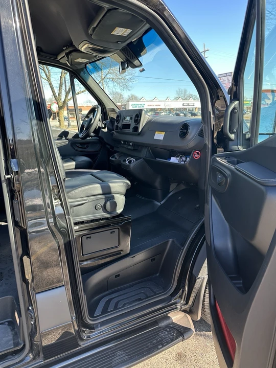2021 Mercedes-Benz VS30 Sprinter - Image 5 of 15