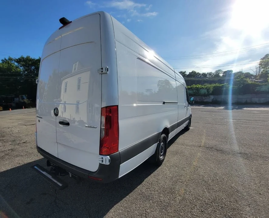 2021 Mercedes-Benz VS30 Sprinter - Image 2 of 6