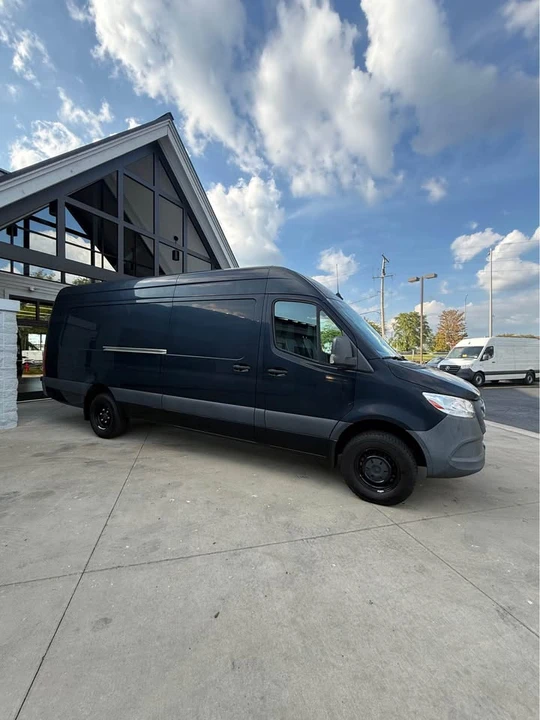 2021 Mercedes-Benz VS30 Sprinter - Image 2 of 9