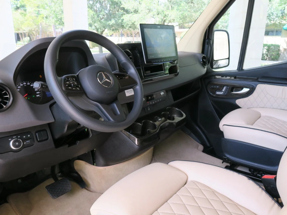 2021 Mercedes-Benz VS30 Sprinter - Image 18 of 21