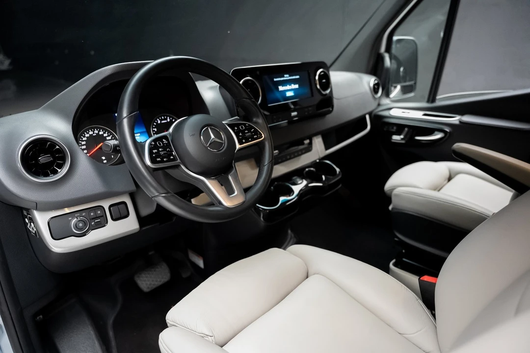 2021 Mercedes-Benz VS30 Sprinter - Image 2 of 12