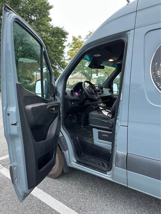 2021 Mercedes-Benz VS30 Sprinter - Image 9 of 11