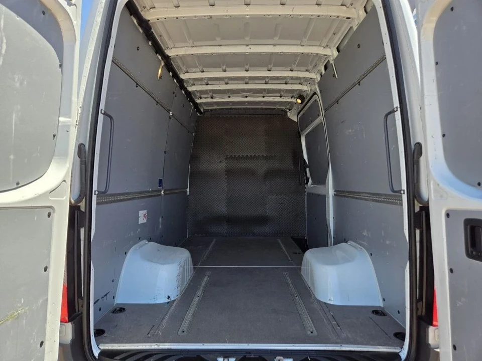 2021 Mercedes-Benz VS30 Sprinter - Image 8 of 12