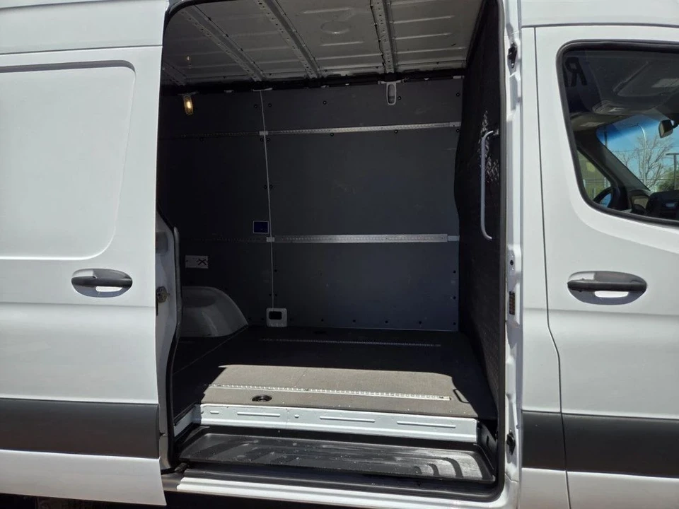 2021 Mercedes-Benz VS30 Sprinter - Image 9 of 12