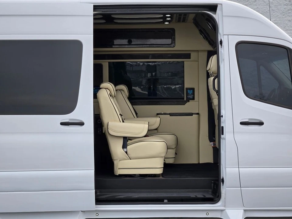 2021 Mercedes-Benz VS30 Sprinter - Image 8 of 21