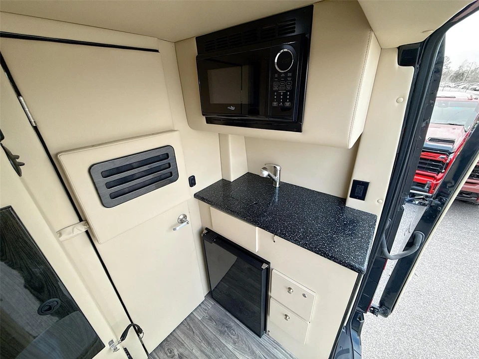 2021 Mercedes-Benz VS30 Sprinter - Image 18 of 21