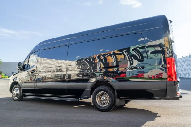 2021 Mercedes-Benz VS30 Sprinter - Image 2 of 9
