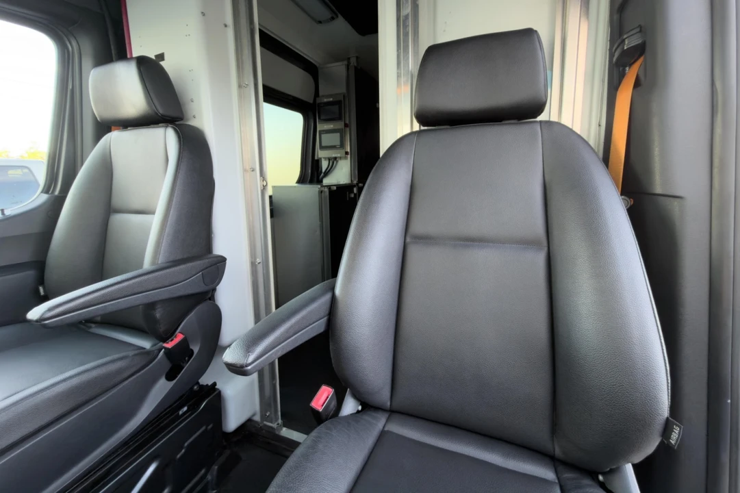 2021 Mercedes-Benz VS30 Sprinter - Image 16 of 21