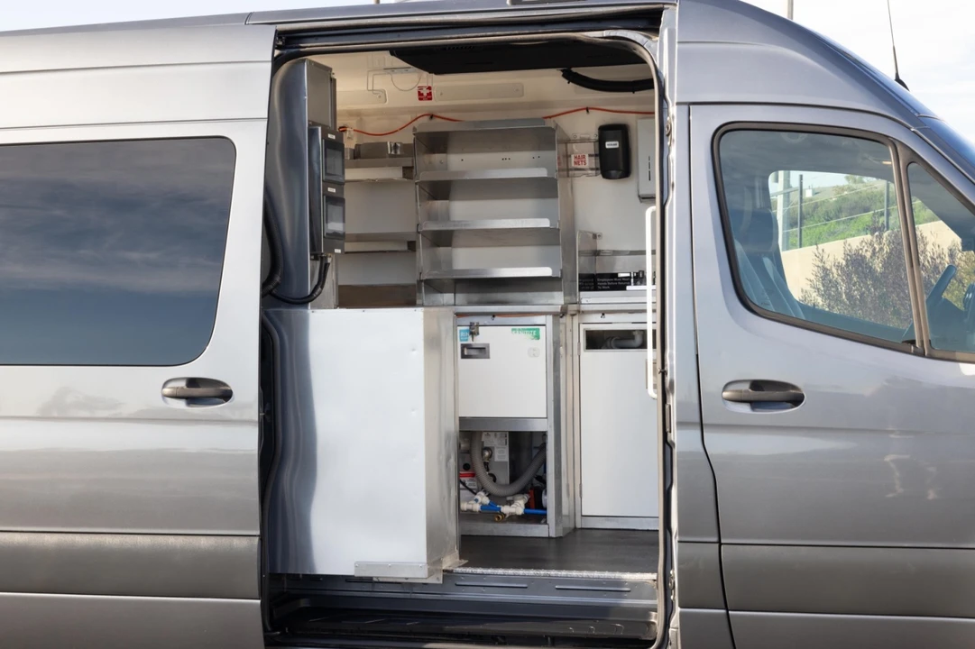 2021 Mercedes-Benz VS30 Sprinter - Image 2 of 21