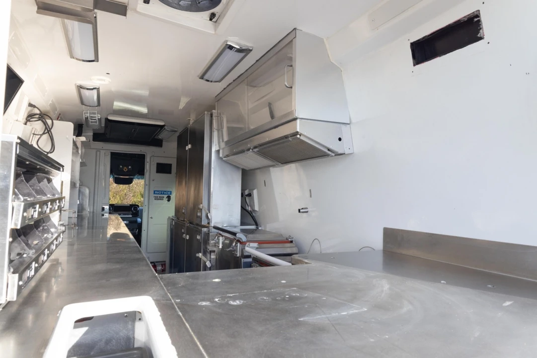 2021 Mercedes-Benz VS30 Sprinter - Image 8 of 21