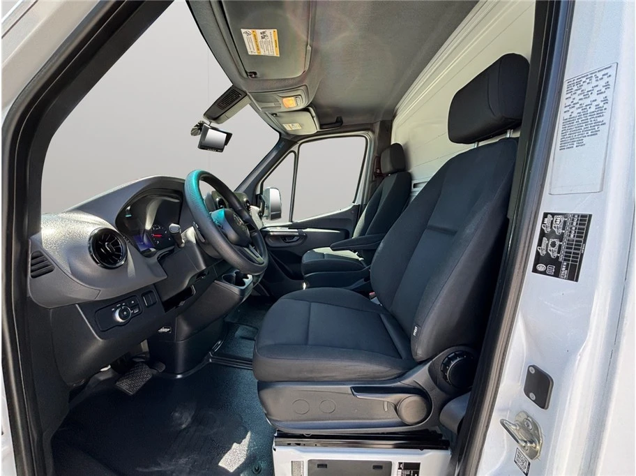 2021 Mercedes-Benz VS30 Sprinter - Image 2 of 21