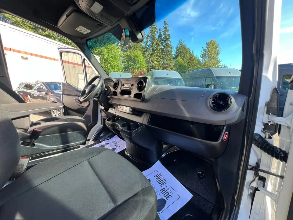 2021 Mercedes-Benz VS30 Sprinter - Image 8 of 15