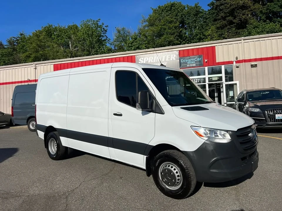 2021 Mercedes-Benz VS30 Sprinter - Image 2 of 15