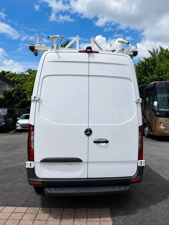 2021 Mercedes-Benz VS30 Sprinter - Image 2 of 9