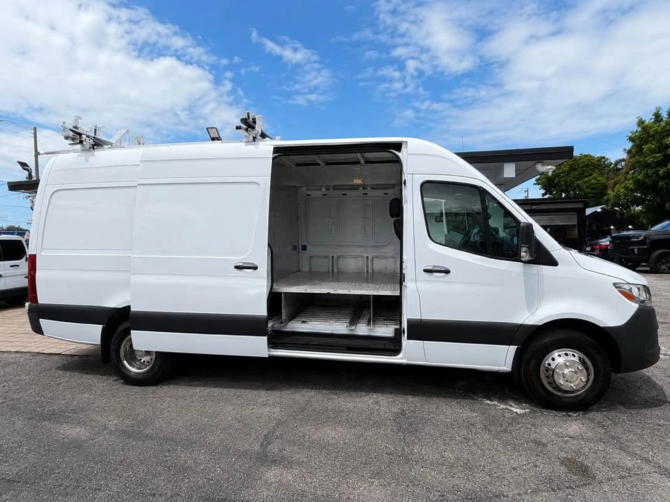 2021 Mercedes-Benz VS30 Sprinter - Image 3 of 9