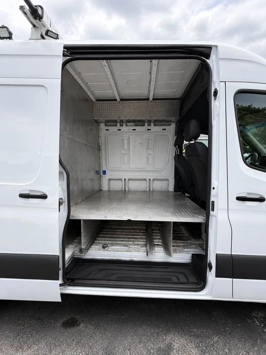 2021 Mercedes-Benz VS30 Sprinter - Image 4 of 9