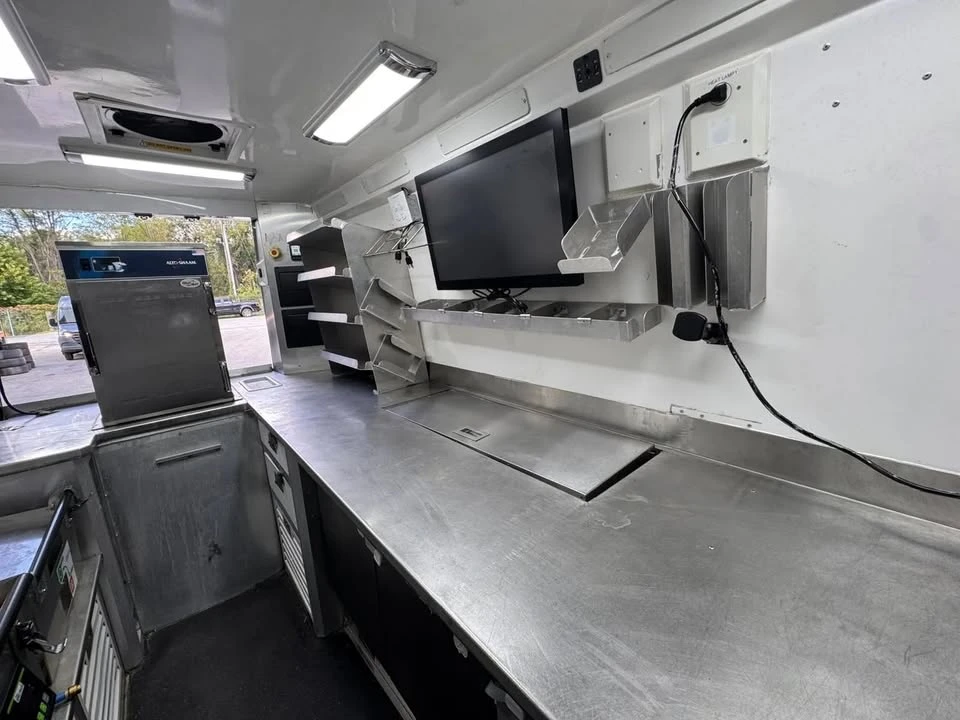 2021 Mercedes-Benz VS30 Sprinter - Image 11 of 17