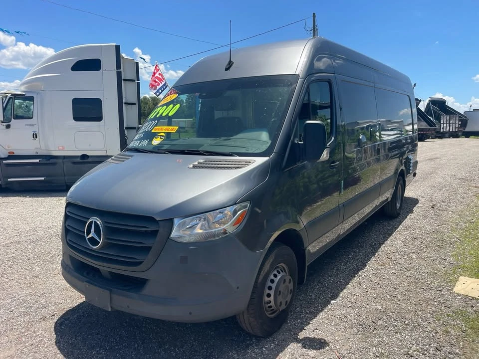 2021 Mercedes-Benz VS30 Sprinter - Image 2 of 20